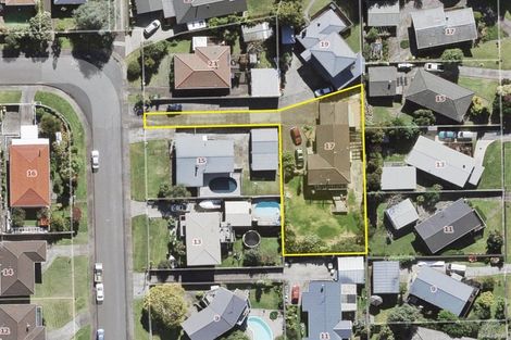 Photo of property in 17 Bodi Place, Te Atatu South, Auckland, 0610