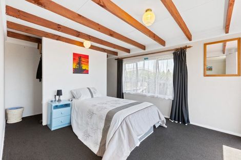 Photo of property in 5 Newbury Place, Waitara, 4320