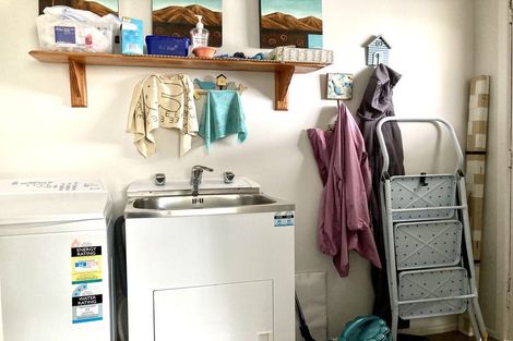 Photo of property in 1/65 Golf Road, New Lynn, Auckland, 0600