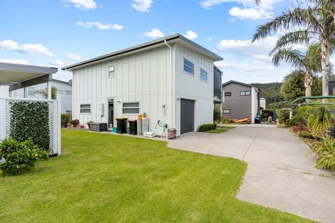 Photo of property in 202 Bond Street, Whangamata, 3620
