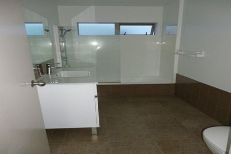 Photo of property in Emery Gardens, 11/4 Ambrico Place, New Lynn, Auckland, 0600