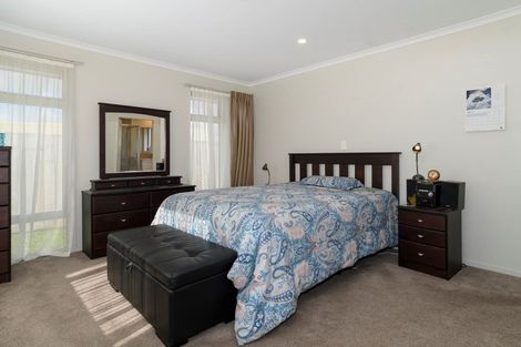 Photo of property in 8 Fearnley Grove, Pyes Pa, Tauranga, 3112