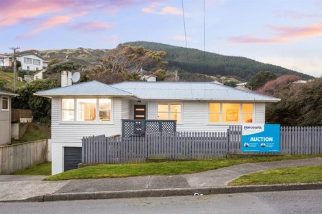 Photo of property in 60 Bell Street, Tawa, Wellington, 5028