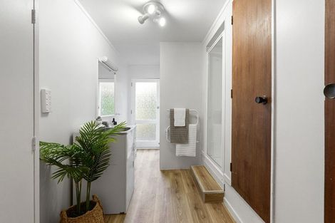 Photo of property in 7 Guadeloupe Crescent, Grenada Village, Wellington, 6037