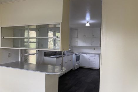 Photo of property in 2 Horokiwi Road West, Newlands, Wellington, 6037