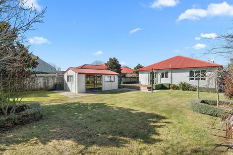 Photo of property in 5 Nortons Road, Avonhead, Christchurch, 8042