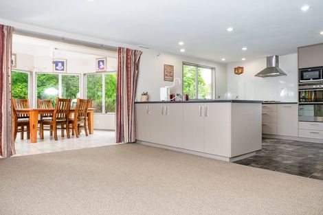 Photo of property in 14 Peakes Road, Saint Johns Hill, Whanganui, 4501