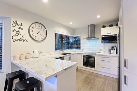 Photo of property in 37 Realm Drive, Paraparaumu, 5032