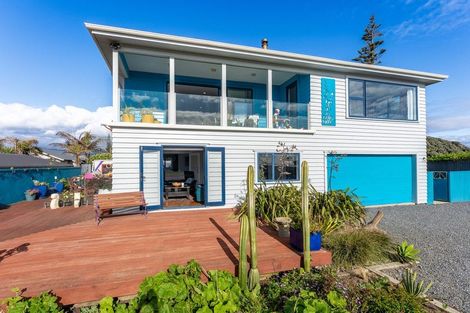 Photo of property in 100b Marine Parade, Otaki Beach, Otaki, 5512