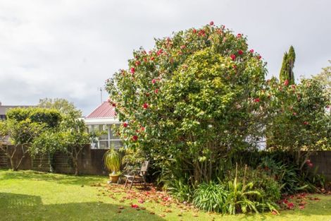 Photo of property in 13 Colin Wild Place, Glenfield, Auckland, 0629