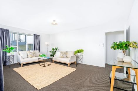 Photo of property in 2/54 Devon Street, Sydenham, Christchurch, 8023
