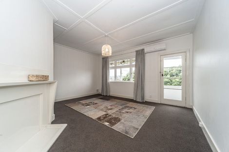 Photo of property in 50 Queens Drive, Lyall Bay, Wellington, 6022