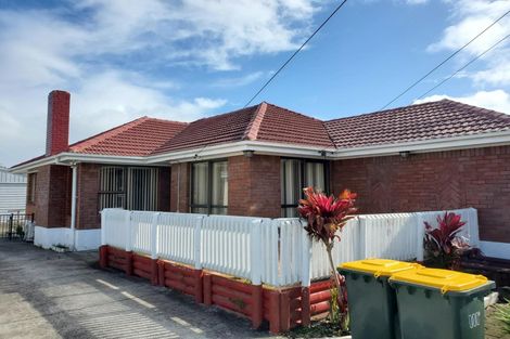 Photo of property in 18 Hallberry Road, Mangere East, Auckland, 2024