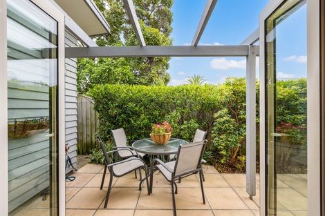 Photo of property in 5/43 Main Road, Redcliffs, Christchurch, 8081