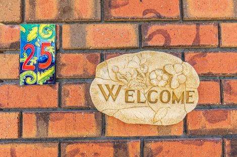 Photo of property in 27 Bens Place, Springvale, Whanganui, 4501