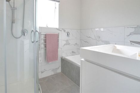 Photo of property in 22 Bay Vista Drive, Red Beach, 0932