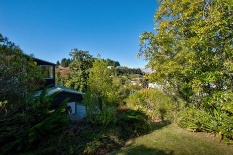 Photo of property in 19 Wye Place, Fernhill, Queenstown, 9300