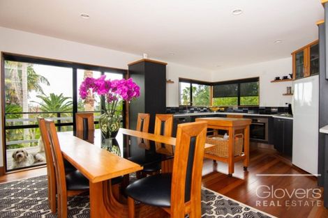 Photo of property in 22 Rimu Road, Oratia, Auckland, 0604