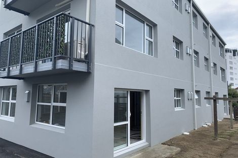 Photo of property in 2/36 Roxburgh Street, Mount Victoria, Wellington, 6011