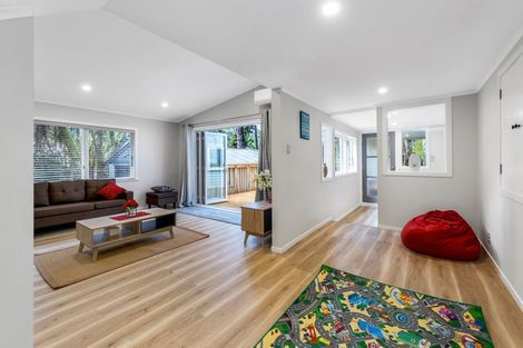 Photo of property in 45 Park Road, Titirangi, Auckland, 0604