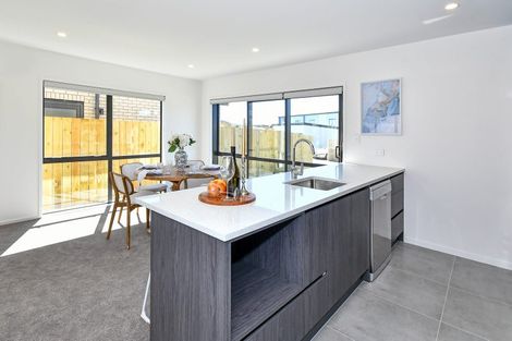 Photo of property in 11 Poutawa Lane, Clarks Beach, 2122