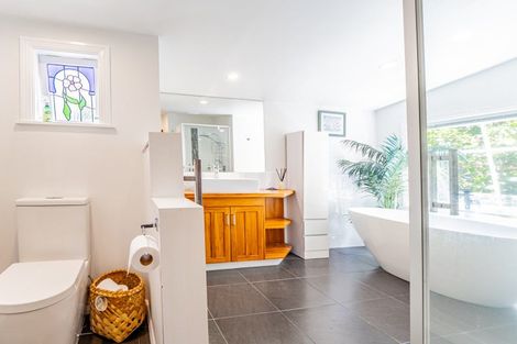 Photo of property in 38 Waiwaka Terrace, Strandon, New Plymouth, 4312