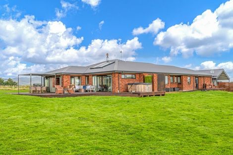 Photo of property in 1061 Taonui Road, Colyton, Feilding, 4775