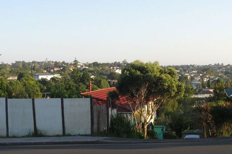 Photo of property in 16 Chivalry Road, Glenfield, Auckland, 0629