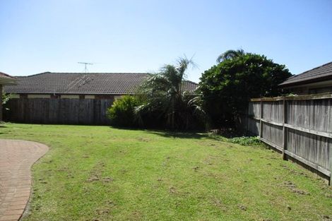 Photo of property in 12 Ballydonegan Rise, East Tamaki, Auckland, 2013