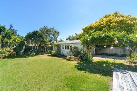 Photo of property in 35 Florence Avenue, Palmerston North, 4414