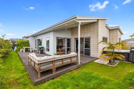 Photo of property in 27 Te Kio Crescent, Papamoa Beach, Papamoa, 3118