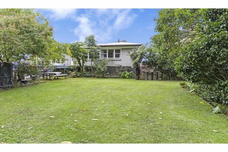 Photo of property in 8 Youngs Road, Papakura, 2110