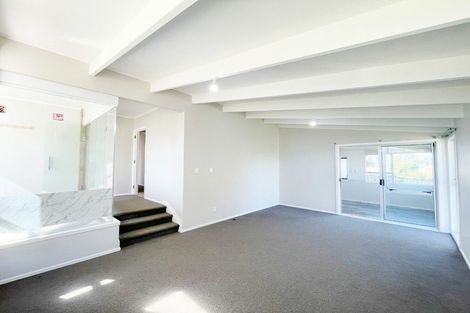 Photo of property in 5 Rondorlyn Place, Manurewa, Auckland, 2102