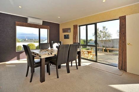 Photo of property in 75 Parnell Heights, Kelvin Grove, Palmerston North, 4414