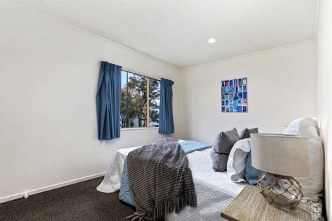 Photo of property in 7 Lockington Avenue, Henderson, Auckland, 0612