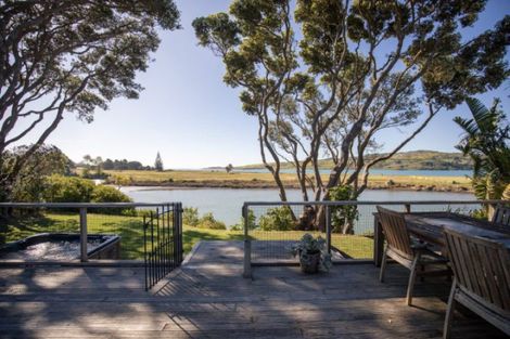 Photo of property in 33 Nihinihi Avenue, Raglan, 3225