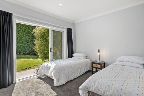Photo of property in 15 Maple Grove, Acacia Bay, Taupo, 3385
