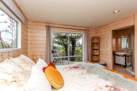 Photo of property in 1291 Carrington Road, Hurworth, New Plymouth, 4371