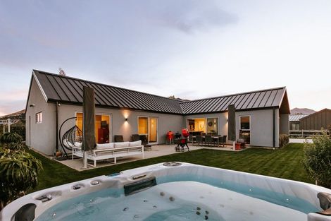 Photo of property in 8 Mcdonald Street, Wanaka, 9305