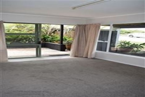 Photo of property in 1/47 Rawene Road, Birkenhead, Auckland, 0626