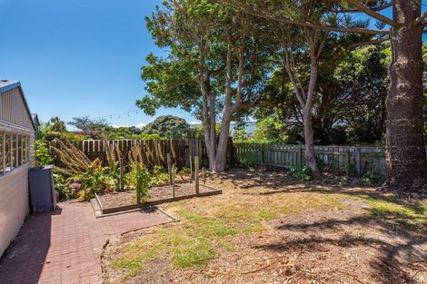 Photo of property in 198 Tutere Street, Waikanae Beach, Waikanae, 5036