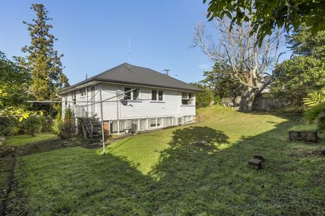 Photo of property in 92 Stottholm Road, Titirangi, Auckland, 0604