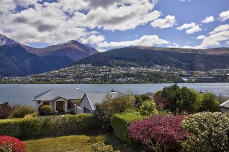 Photo of property in 8 Oregon Drive, Kelvin Heights, Queenstown, 9300