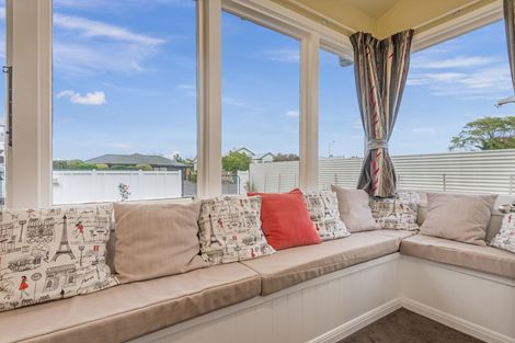 Photo of property in 43 Knowles Street, Terrace End, Palmerston North, 4410