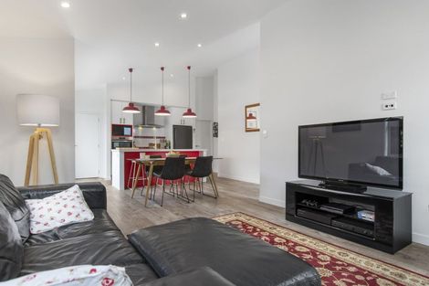 Photo of property in 28 Marion Crescent, Papamoa Beach, Papamoa, 3118