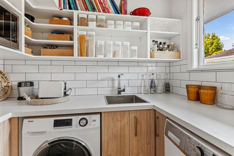 Photo of property in 2/385 Withells Road, Avonhead, Christchurch, 8042