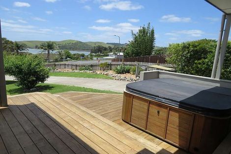 Photo of property in 582 Pahi Road, Pahi, Paparoa, 0571