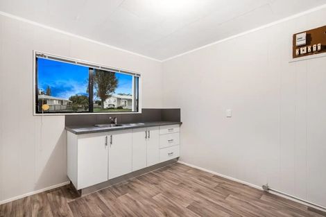 Photo of property in 5 Rondorlyn Place, Manurewa, Auckland, 2102