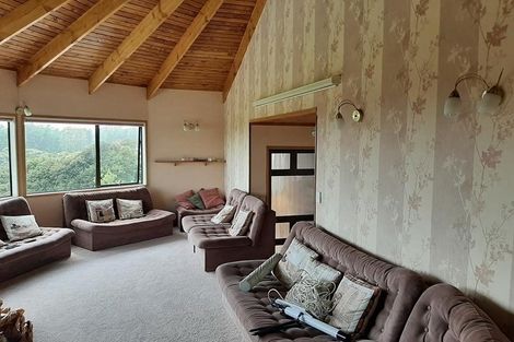 Photo of property in 15 Te Henga Road, Waitakere, Henderson, 0781