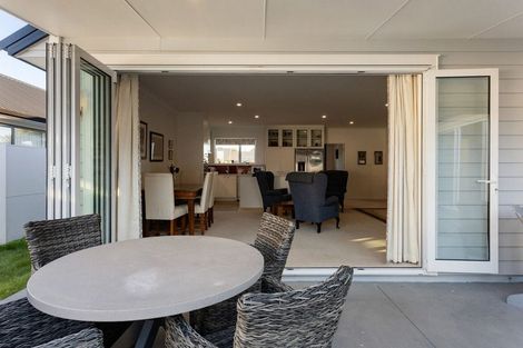 Photo of property in 22 Ruge Court, Cambridge, 3434